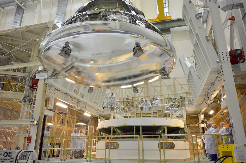 Illustration for article titled NASA's Orion crew module looks like a liquid metal alien spaceship